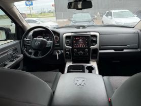 2016 RAM 1500 CREW CAB PICKUP V8, HEMI, 5.7 LITER BIG HORN PICKUP 4D 5 1/2 FT