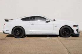 2019 Ford Mustang - Image 9