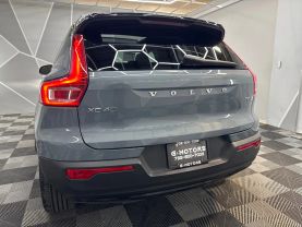 2021 VOLVO XC40