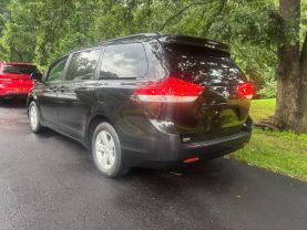 2014 Toyota Sienna - Image 4