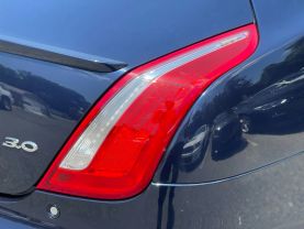 2016 Jaguar Xj - Image 39