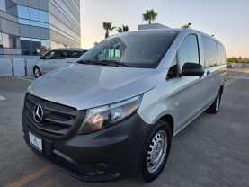 2017 Mercedes-benz Metris Passenger - Image 3