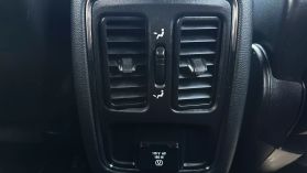 2017 Jeep Grand Cherokee - Image 26