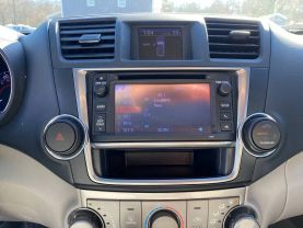 2013 TOYOTA HIGHLANDER SUV V6, 3.5 LITER PLUS SPORT UTILITY 4D