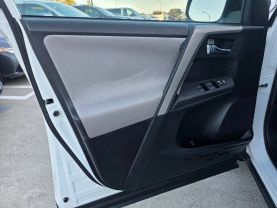 2015 Toyota Rav4 - Image 17