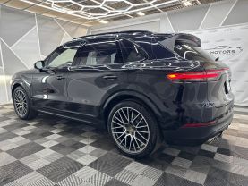 2022 PORSCHE CAYENNE