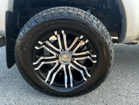 2009 TOYOTA TACOMA DOUBLE CAB PICKUP V6, 4.0 LITER PICKUP 4D 5 FT