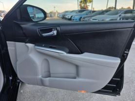 2014 Toyota Camry - Image 15