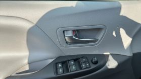 2017 Toyota Sienna - Image 11