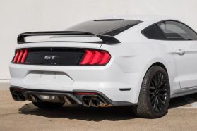 2019 Ford Mustang - Image 11
