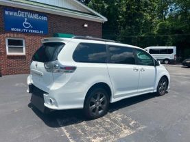 2015 TOYOTA SIENNA VAN V6, 3.5 LITER SE PREMIUM MINIVAN 4D
