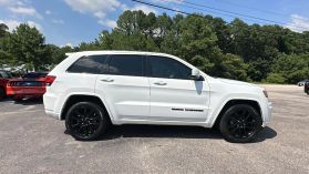 2017 Jeep Grand Cherokee - Image 4