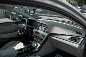 2017 HYUNDAI SONATA HYBRID SEDAN 4-CYL, HYBRID, 2.0 LITER SE SEDAN 4D