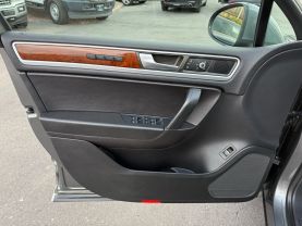 2014 VOLKSWAGEN TOUAREG SUV V6, TURBO DIESEL, 3.0 LITER TDI SPORT SUV 4D