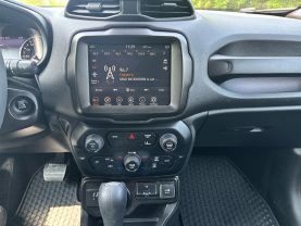 2022 JEEP RENEGADE SUV 4-CYL, MULTIAIR, TURBO, 1.3 LITER ALTITUDE SPORT UTILITY 4D at T&T Repairables - used car dealership in Spencer, Indiana.