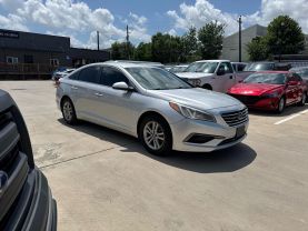 2016 HYUNDAI SONATA SEDAN 4-CYL, 2.4 LITER SE SEDAN 4D at Motors On Wheels - used car dealership in Houston, Texas.