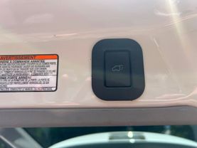 2015 TOYOTA SIENNA VAN V6, 3.5 LITER SE PREMIUM MINIVAN 4D