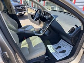 2016 VOLVO XC60 SUV 4-CYL, DRV-E SPRCHRG 2.0T T6 DRIVE-E SPORT UTILITY 4D