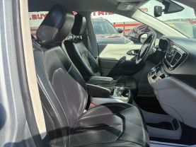 2020 CHRYSLER VOYAGER