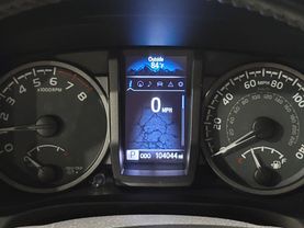 2017 Toyota Tacoma Double Cab - - Image 12