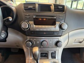 2011 TOYOTA HIGHLANDER SUV V6, 3.5 LITER SPORT UTILITY 4D