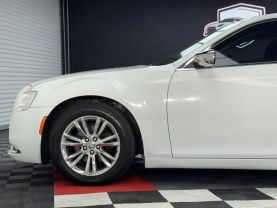 2016 CHRYSLER 300 SEDAN V6, 3.6 LITER 300C SEDAN 4D