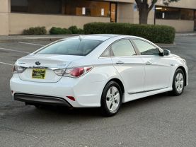 2012 HYUNDAI SONATA SEDAN 4-CYL, HYBRID, 2.4 LITER HYBRID SEDAN 4D