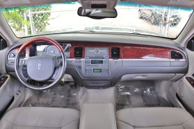 2005 LINCOLN TOWN CAR