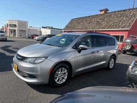 2020 CHRYSLER VOYAGER