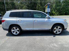 2011 TOYOTA HIGHLANDER SUV V6, 3.5 LITER LIMITED SPORT UTILITY 4D
