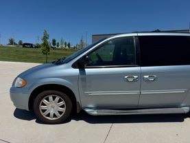 2005 CHRYSLER TOWN & COUNTRY VAN V6, 3.8 LITER TOURING MINIVAN 4D