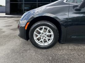 2017 CHRYSLER PACIFICA VAN BLACK AUTOMATIC - CARPALACE, Chantilly, VA. 38.91645215435775, -77.47495885092432