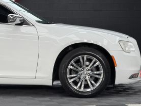 2016 CHRYSLER 300 SEDAN V6, 3.6 LITER 300C SEDAN 4D