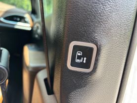 2021 CHRYSLER PACIFICA HYBRID VAN V6, HYBRID, 3.6 LITER LIMITED VAN 4D at T&T Repairables - used car dealership in Spencer, Indiana.