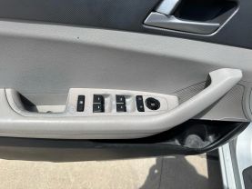 2016 HYUNDAI SONATA SEDAN 4-CYL, 2.4 LITER SE SEDAN 4D at Motors On Wheels - used car dealership in Houston, Texas.