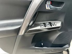 2018 TOYOTA RAV4 SUV WHITE AUTOMATIC - CARPALACE, Chantilly, VA. 38.91645215435775, -77.47495885092432