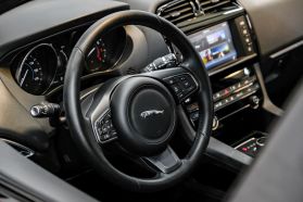 2017 Jaguar F-pace - Image 13