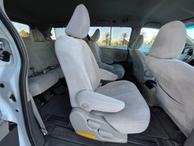 2014 Toyota Sienna - Image 13
