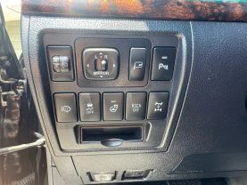 2015 Toyota Land Cruiser - Image 54