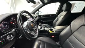 2020 PORSCHE CAYENNE