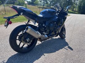 2023 YAMAHA YZF-R1 - - -