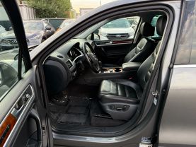 2014 VOLKSWAGEN TOUAREG SUV V6, TURBO DIESEL, 3.0 LITER TDI SPORT SUV 4D