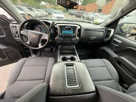 2018 CHEVROLET SILVERADO 1500 CREW CAB PICKUP V8, ECOTEC3, 5.3 LITER Z71 LT PICKUP 4D 5 3/4 FT