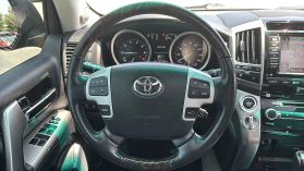 2015 Toyota Land Cruiser - Image 34