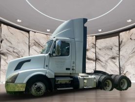 2017 VOLVO COMMERCIAL VNL