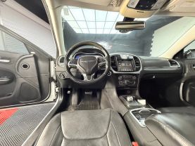 2016 CHRYSLER 300 SEDAN V6, 3.6 LITER 300C SEDAN 4D