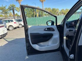2020 CHRYSLER VOYAGER VAN V6, 3.6 LITER LXI MINIVAN 4D