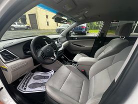 2017 HYUNDAI TUCSON SUV 4-CYL, 2.0 LITER SE SPORT UTILITY 4D