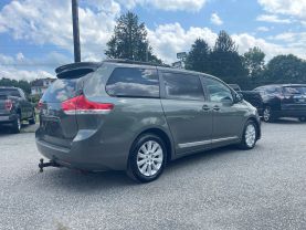 2011 TOYOTA SIENNA