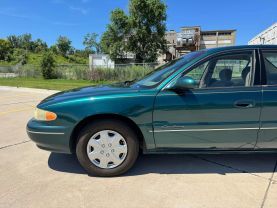 1998 BUICK CENTURY SEDAN V6, 3.1 LITER CUSTOM SEDAN 4D
